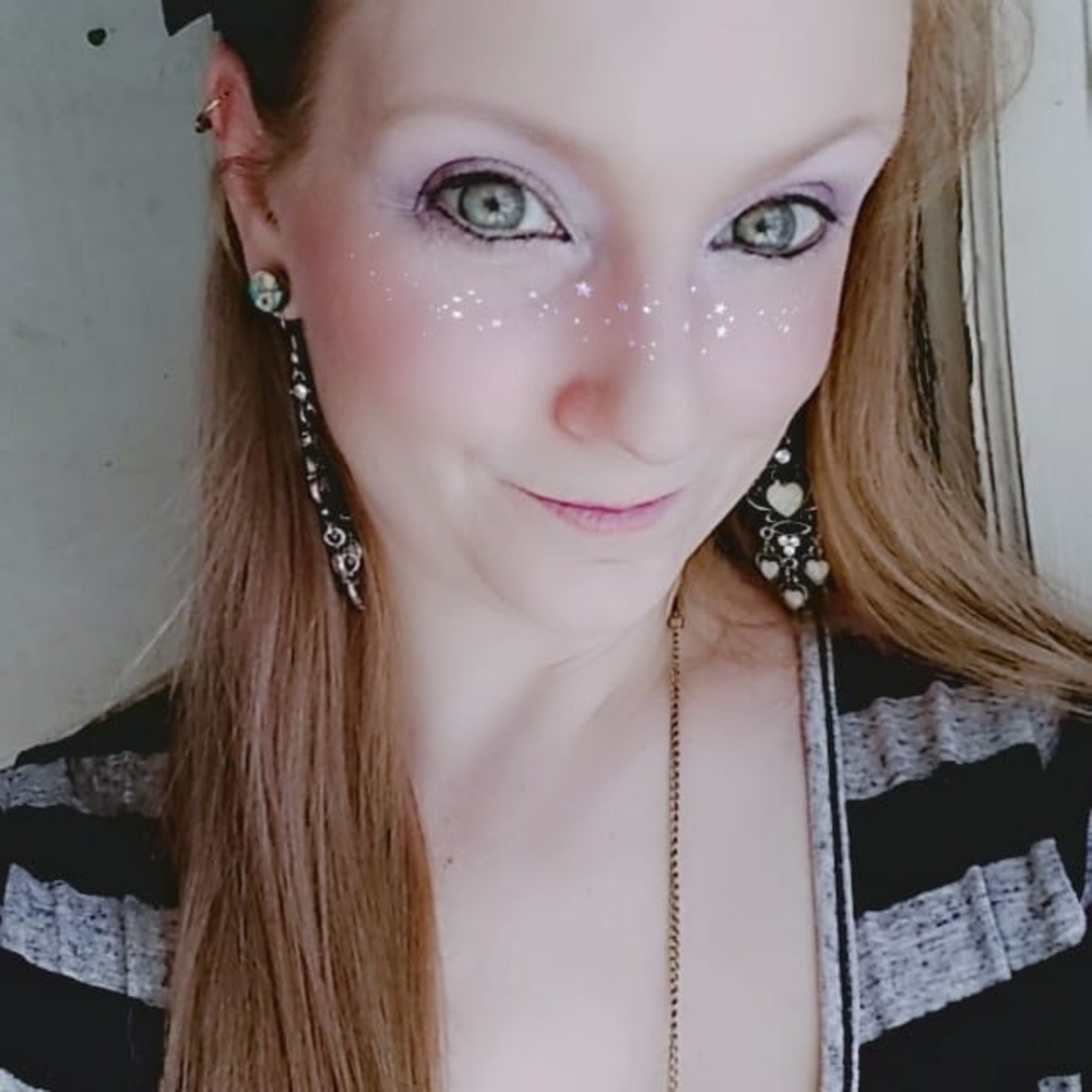 Meet your Posher, Alicia